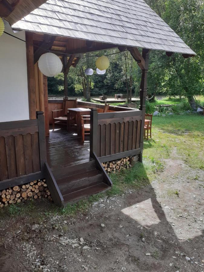 Отель La Malu' Bistritei - Casutele Valea Stanii Экстерьер фото